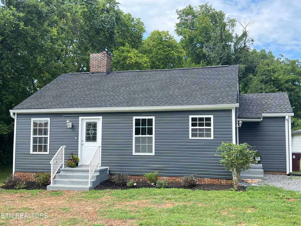 Photo of 105 Rose Ave, Alcoa, TN 37701 (MLS # 1309742)