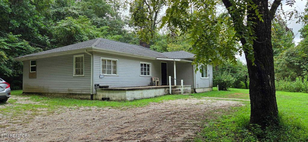 Photo of 1660 Harriman Hwy, Harriman, TN 37748 (MLS # 1315765)