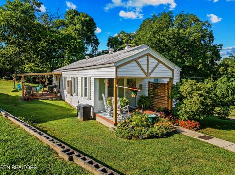 Tiny photo for 532 Woodlawn Ave, Newport, TN 37821 (MLS # 1317630)