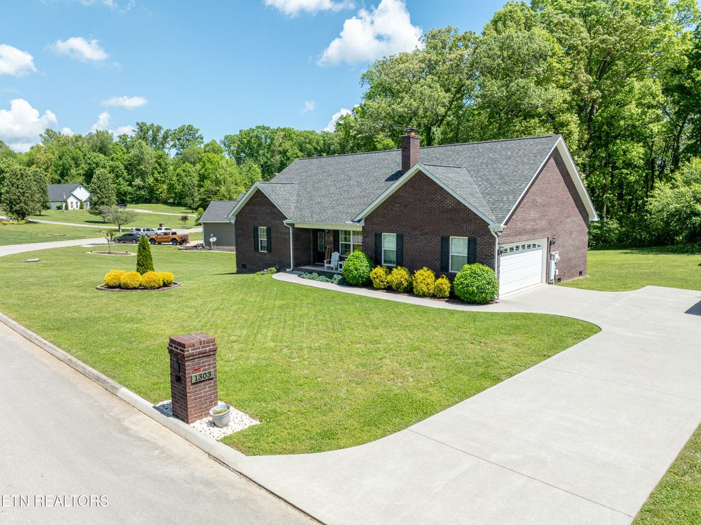 Photo of 1303 Houston Springs Rd, Greenback, TN 37742 (MLS # 1261384)