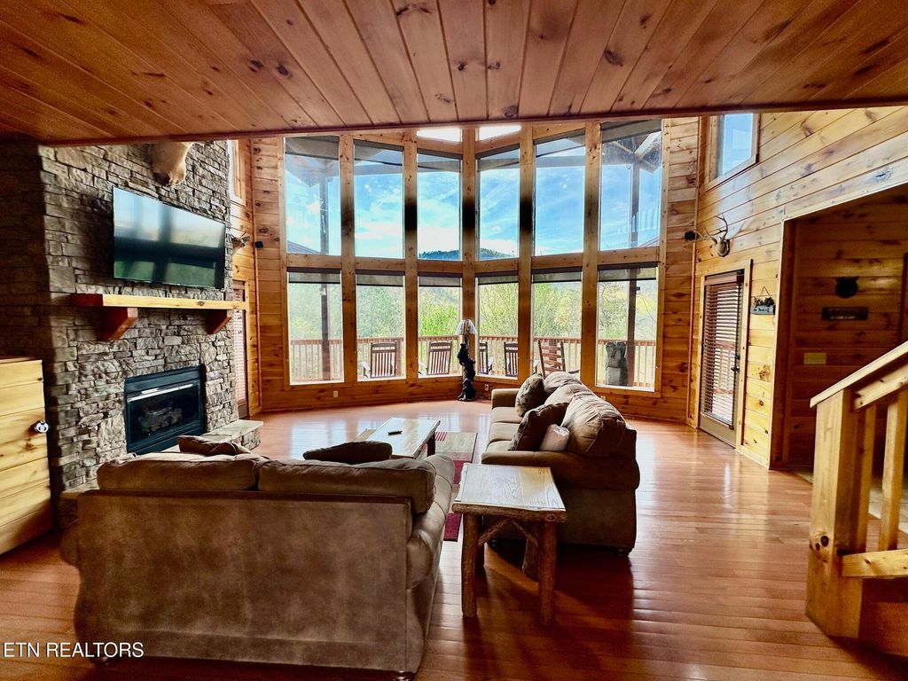 Photo of 1324 Morning Dove Way, Sevierville, TN 37862 (MLS # 1335444)