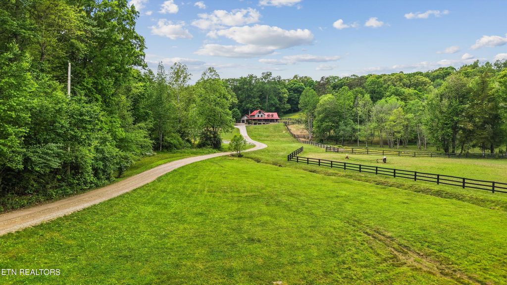 Photo of 299 Country Lane, Lenoir City, TN 37771 (MLS # 1338868)