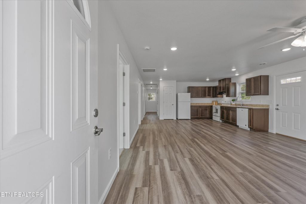 Photo of 2011 Glenn Ave, Knoxville, TN 37921 (MLS # 1331945)