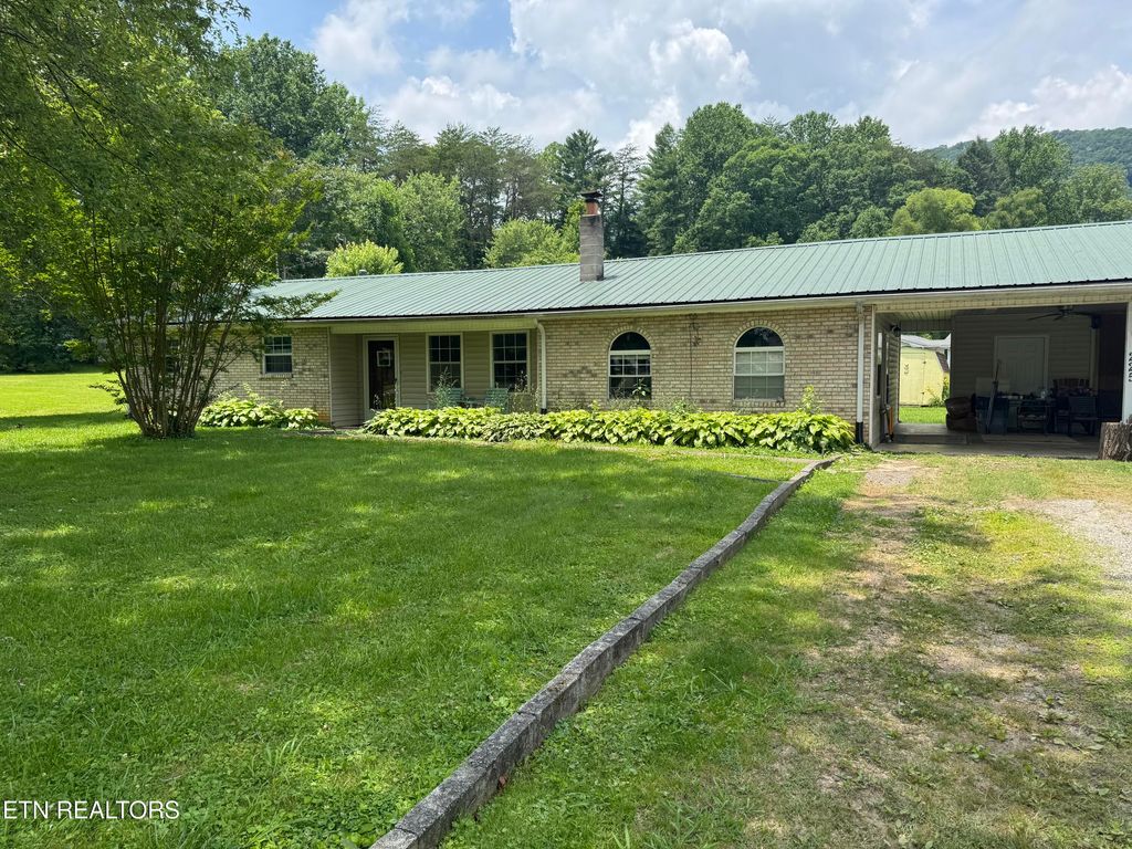 Photo of 225 Spring St, Spring City, TN 37381 (MLS # 1304799)