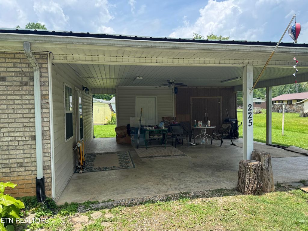 Photo of 225 Spring St, Spring City, TN 37381 (MLS # 1304799)