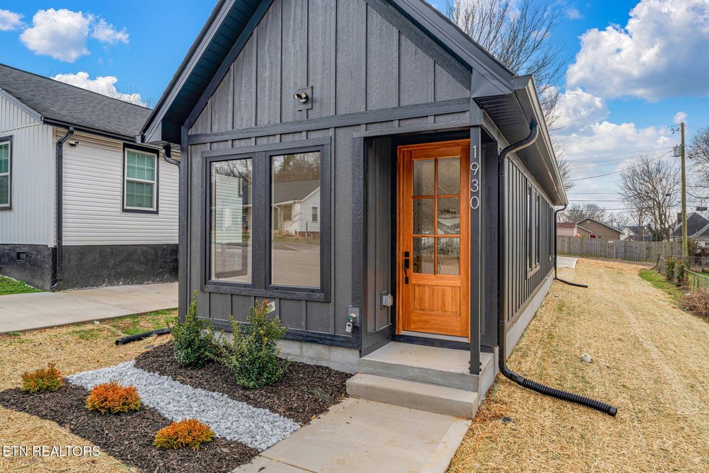 Photo of 1930 Dodson Ave, Knoxville, TN 37917 (MLS # 1328222)