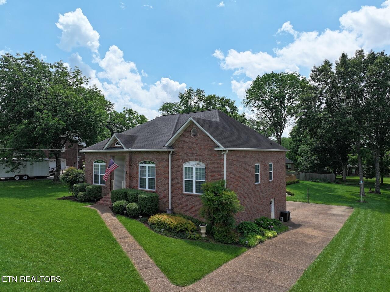 189 Lakeside Park Drive