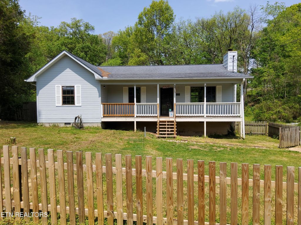 Photo of 1228 Payne School Drive, Sevierville, TN 37876 (MLS # 1298051)