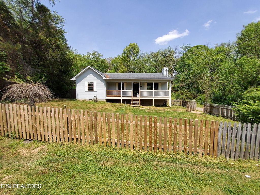 Photo of 1228 Payne School Drive, Sevierville, TN 37876 (MLS # 1298051)