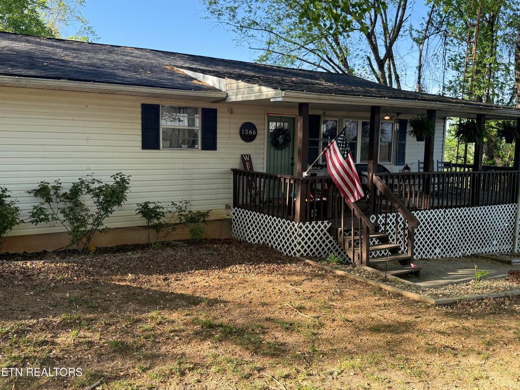 Photo of 1566 Lakewood Rd, Jacksboro, TN 37757 (MLS # 1297817)