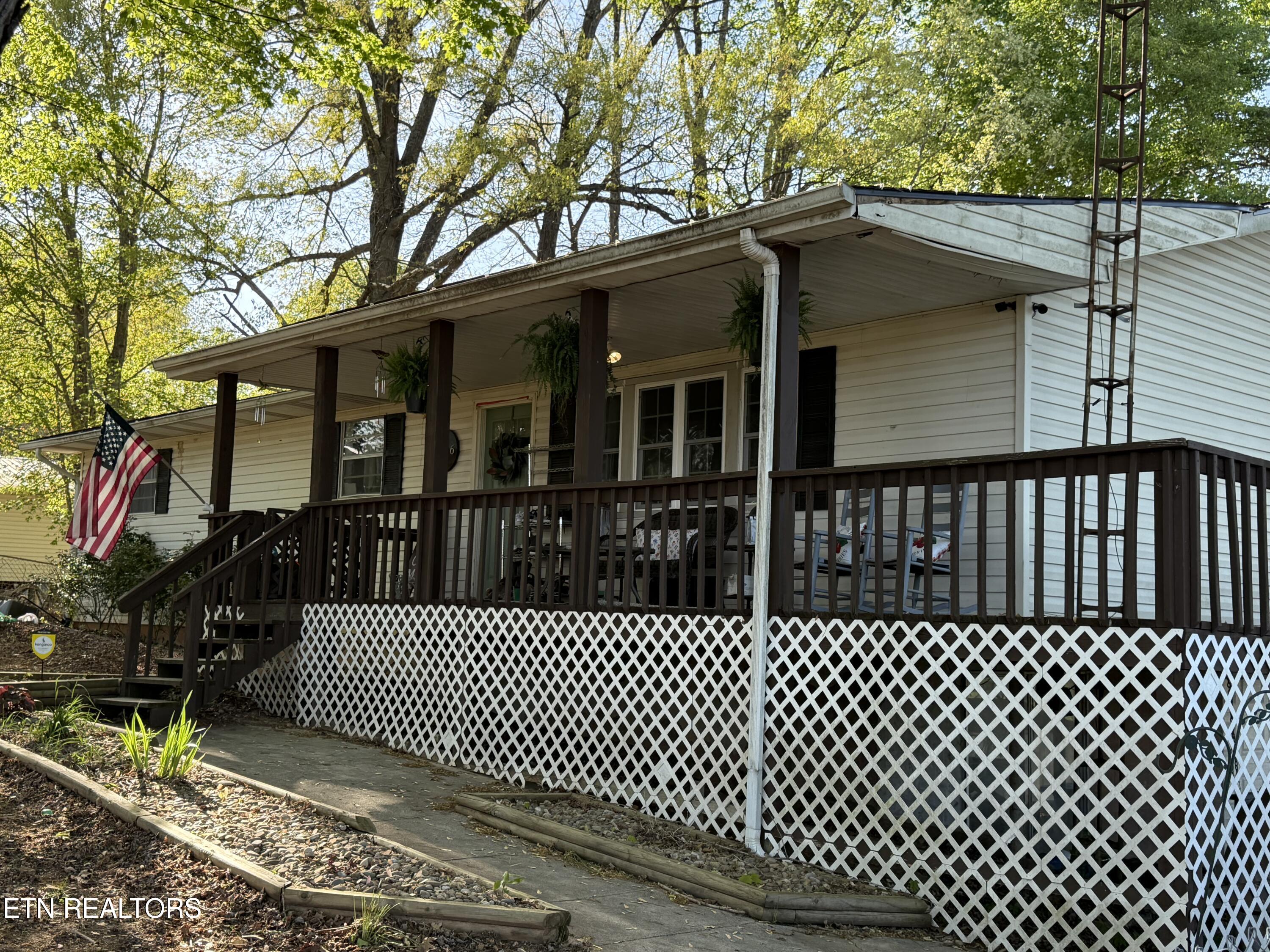 1566 Lakewood Rd