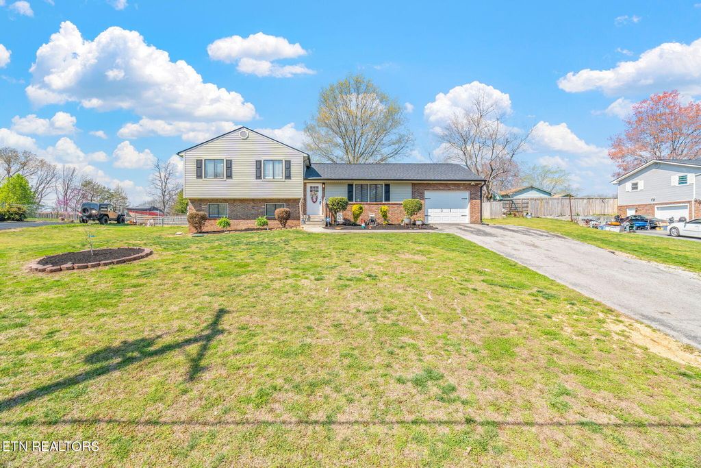 Photo of 211 Orchard Rd, Kingston, TN 37763 (MLS # 1294955)