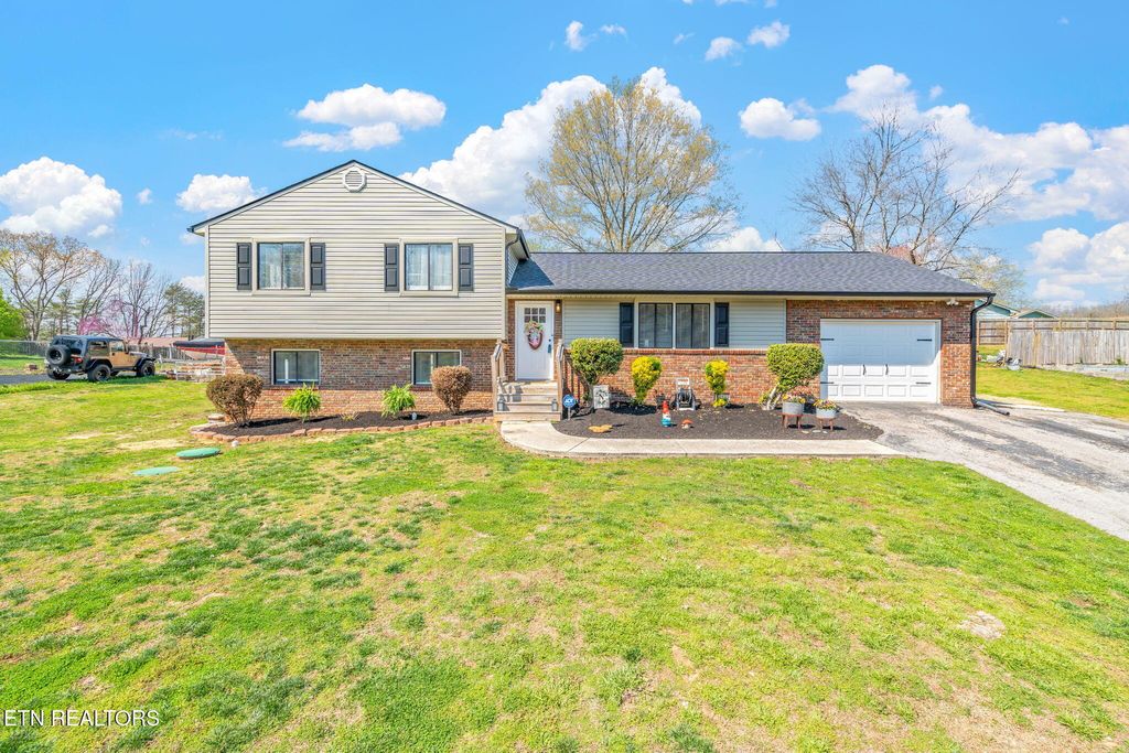 Photo of 211 Orchard Rd, Kingston, TN 37763 (MLS # 1294955)