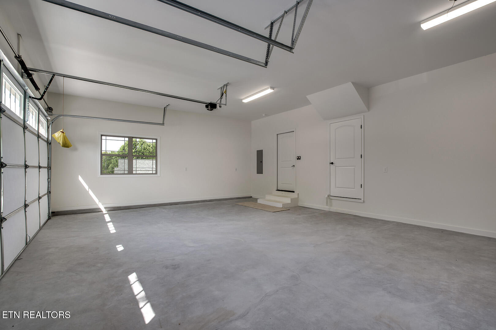 Loudon, Tennessee 37774, United States, 3 Bedrooms Bedrooms, ,3 BathroomsBathrooms,Residential,Active,115349