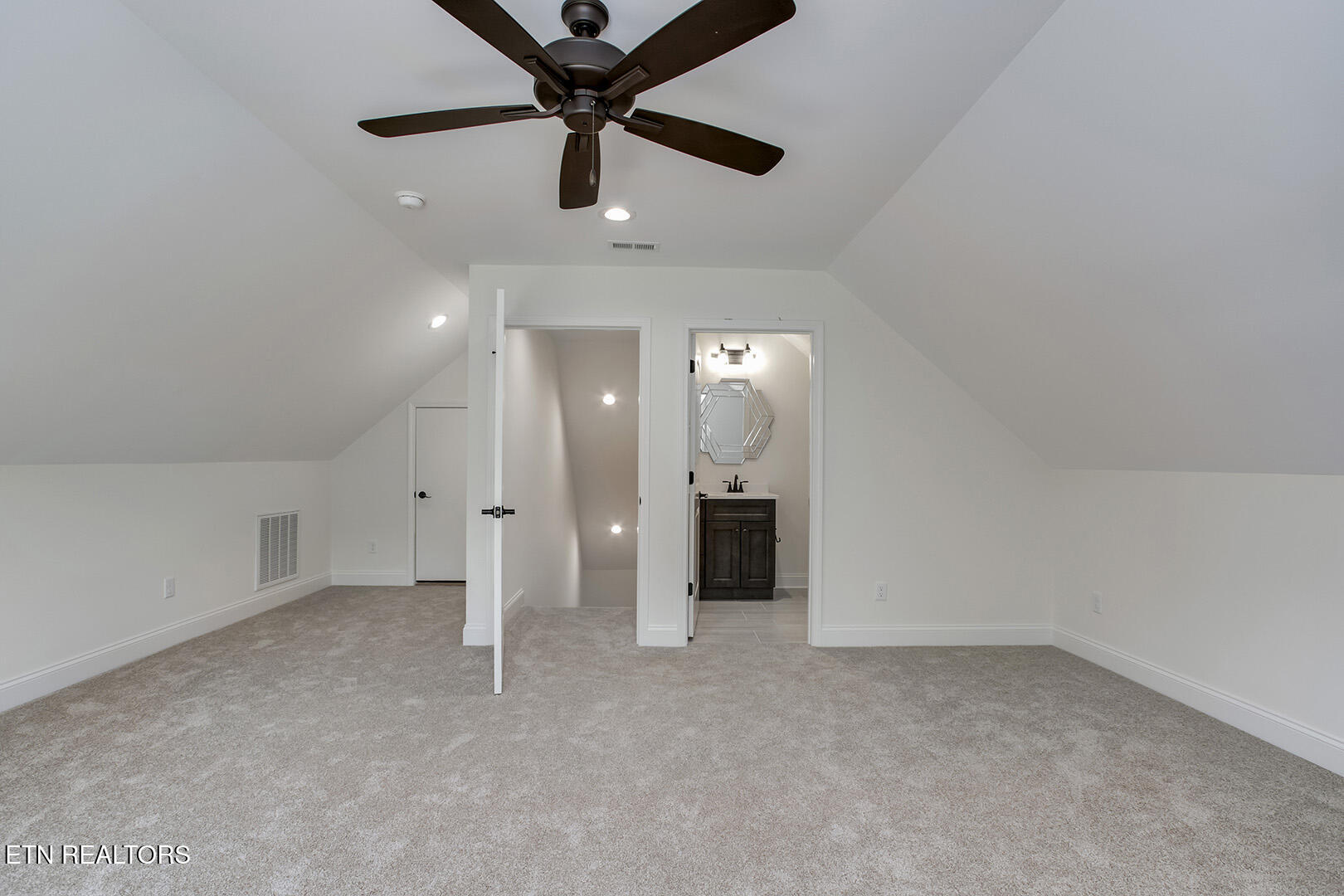 Loudon, Tennessee 37774, United States, 3 Bedrooms Bedrooms, ,3 BathroomsBathrooms,Residential,Active,115349