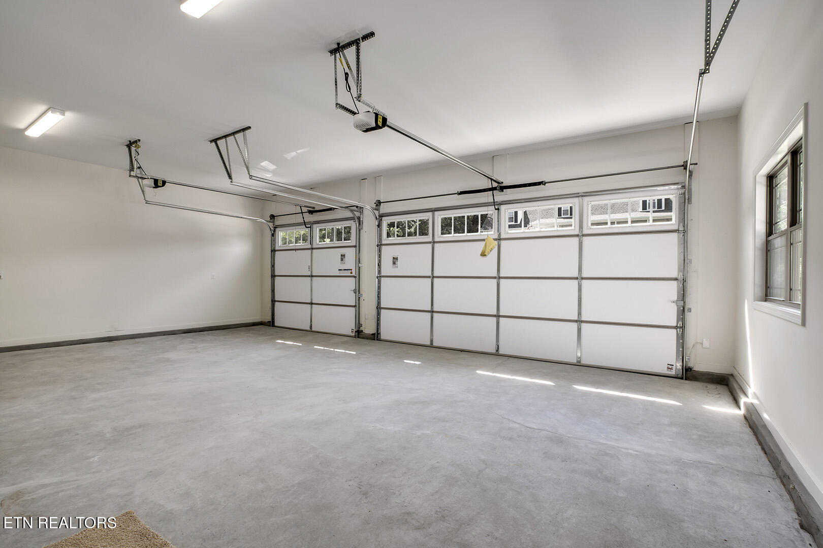 Loudon, Tennessee 37774, United States, 3 Bedrooms Bedrooms, ,3 BathroomsBathrooms,Residential,Active,115349