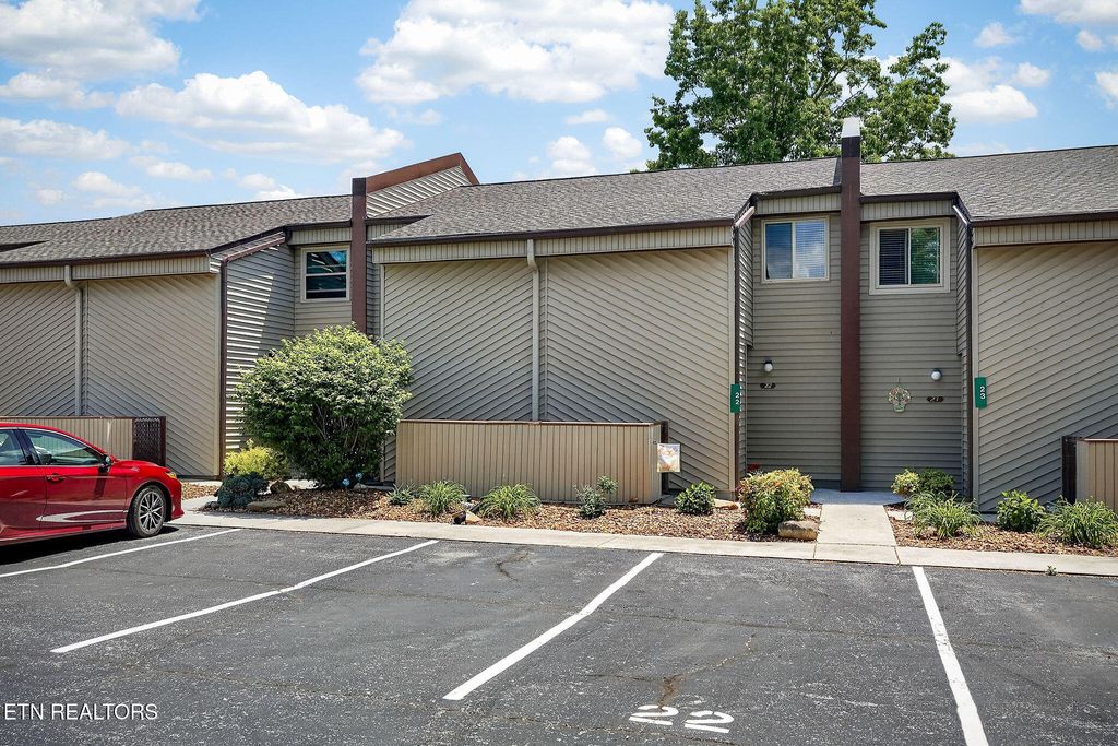 Photo of 65 Lakeshore Terrace #22, Crossville, TN 38558 (MLS # 1342763)
