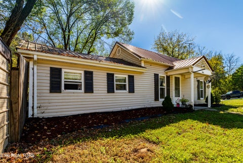 Tiny photo for 7421 Sevierville Pike, Knoxville, TN 37920 (MLS # 1358314)