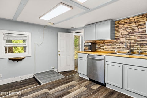 Tiny photo for 7421 Sevierville Pike, Knoxville, TN 37920 (MLS # 1358314)