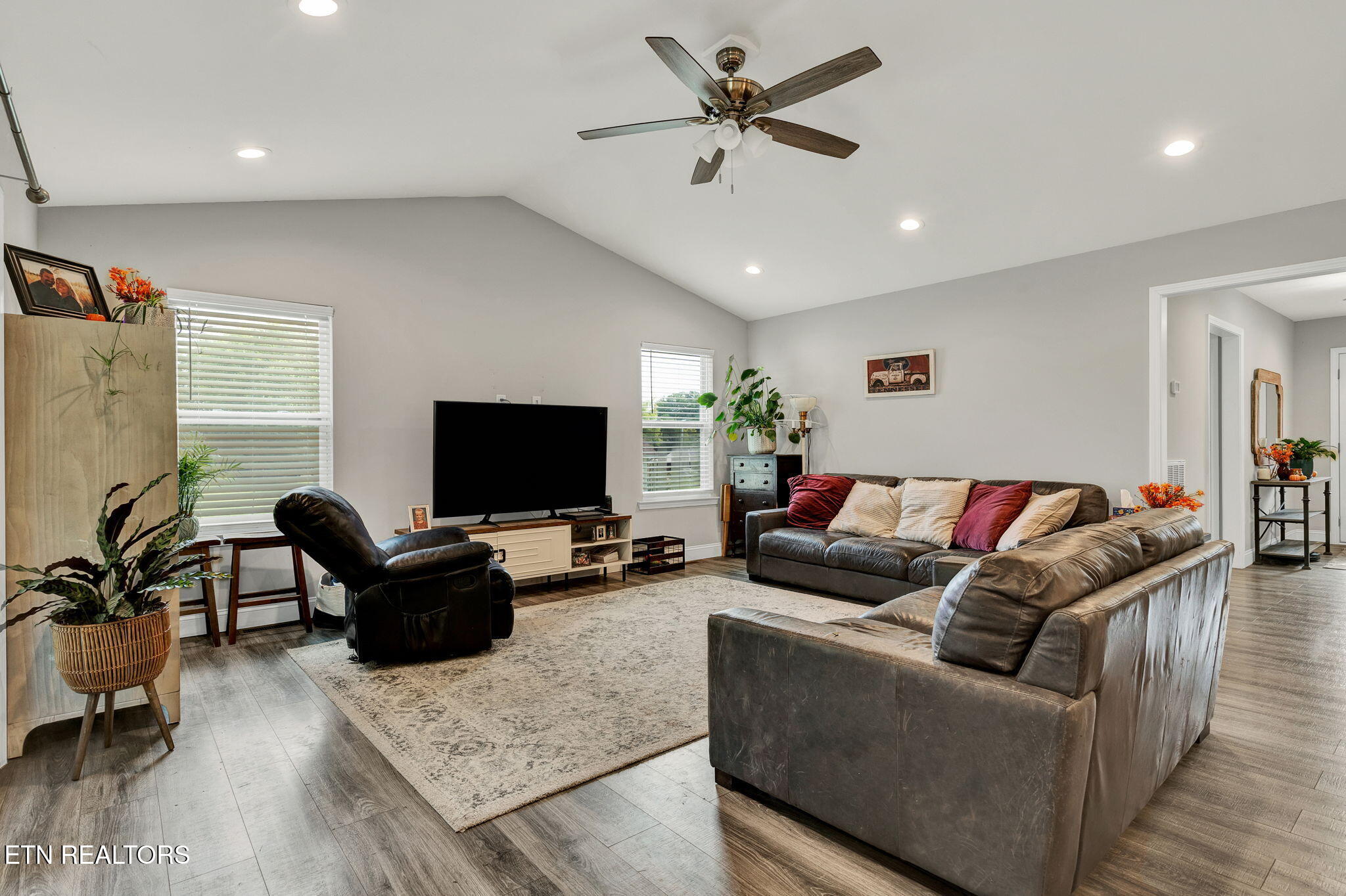 595 New Union Circle