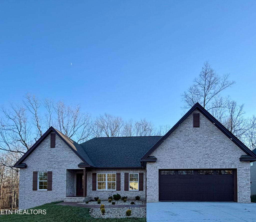 Photo of 630 Lakeview Drive, Crossville, TN 38558 (MLS # 1299079)
