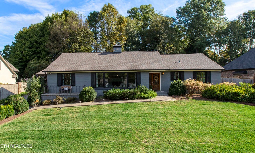 Photo of 2039 Cherokee Blvd, Knoxville, TN 37919 (MLS # 1277557)