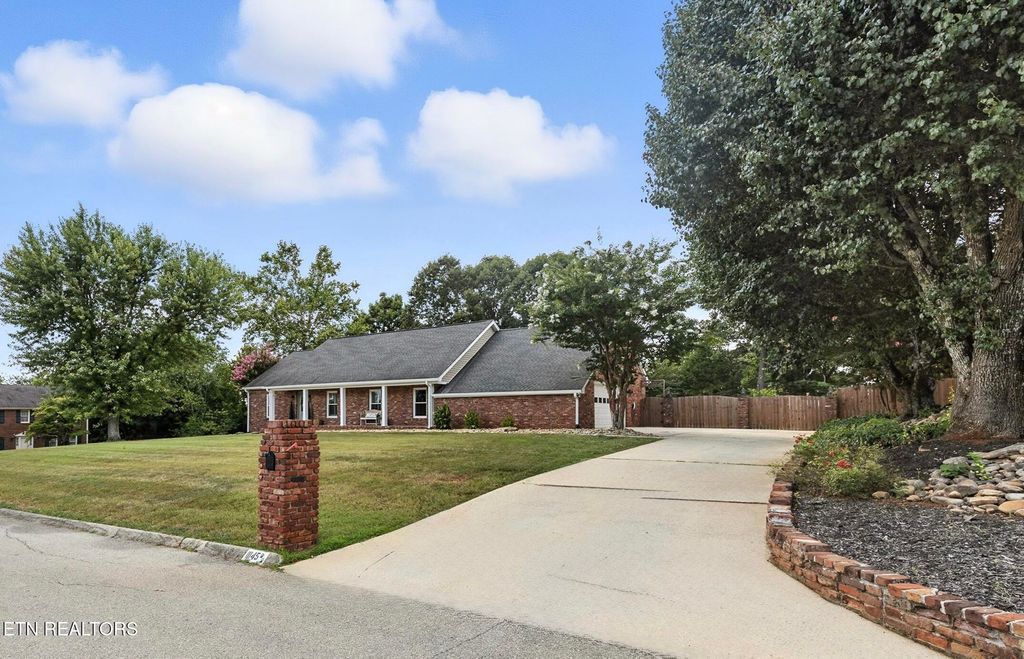 Photo of 11145 Windward Drive, Farragut, TN 37934 (MLS # 1309389)