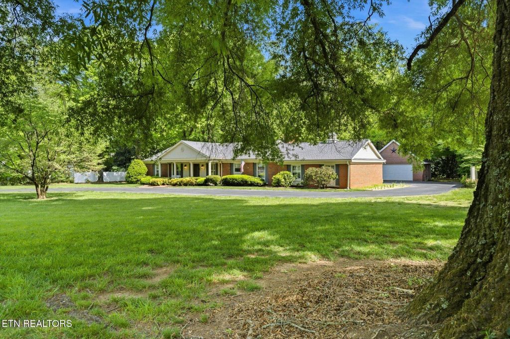Photo of 1121 Woodward Ave, Athens, TN 37303 (MLS # 1337935)