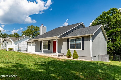 Tiny photo for 2423 Chimney Ridge Rd, Knoxville, TN 37923 (MLS # 1354302)