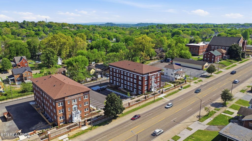 Photo of 2724 E Magnolia Ave #401, Knoxville, TN 37914 (MLS # 1337005)