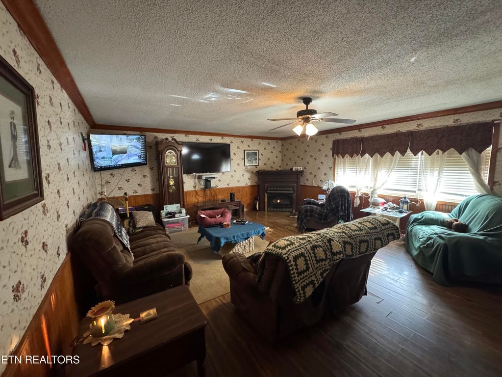 Photo of 2502 Huntsville Hill Rd, Huntsville, TN 37756 (MLS # 1335221)