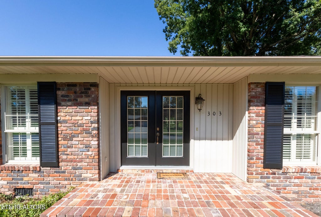 Photo of 303 Greenhill Drive, Maryville, TN 37804 (MLS # 1358327)