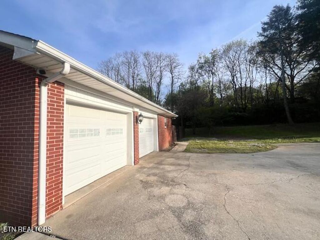 Photo of 915 Julianne Dr, Jefferson City, TN 37760 (MLS # 1338095)