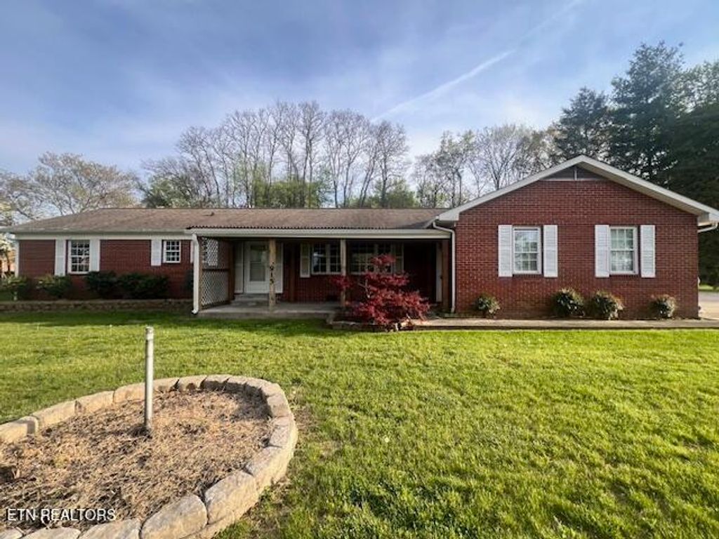 Photo of 915 Julianne Dr, Jefferson City, TN 37760 (MLS # 1338095)