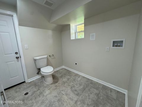 Tiny photo for 403 Hickory St, Clinton, TN 37716 (MLS # 1347942)