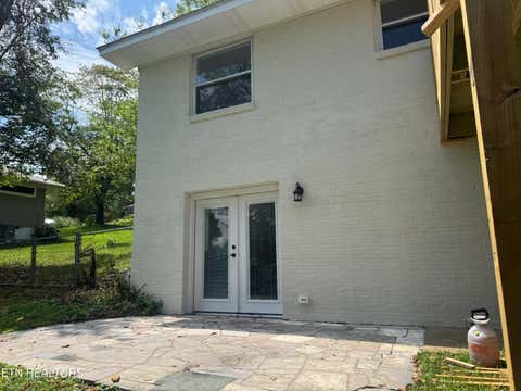 Tiny photo for 403 Hickory St, Clinton, TN 37716 (MLS # 1347942)