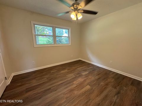 Tiny photo for 403 Hickory St, Clinton, TN 37716 (MLS # 1347942)