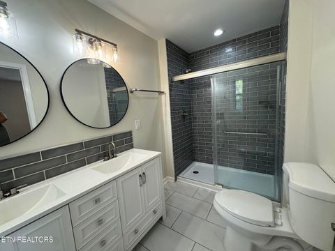 Tiny photo for 403 Hickory St, Clinton, TN 37716 (MLS # 1347942)