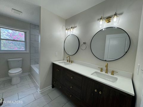 Tiny photo for 403 Hickory St, Clinton, TN 37716 (MLS # 1347942)
