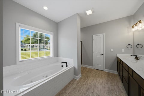 Tiny photo for 114 Hackberry St, Oak Ridge, TN 37830 (MLS # 1354529)
