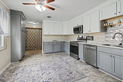 Tiny photo for 1412 Hillvale Rd, Louisville, TN 37777 (MLS # 1359419)