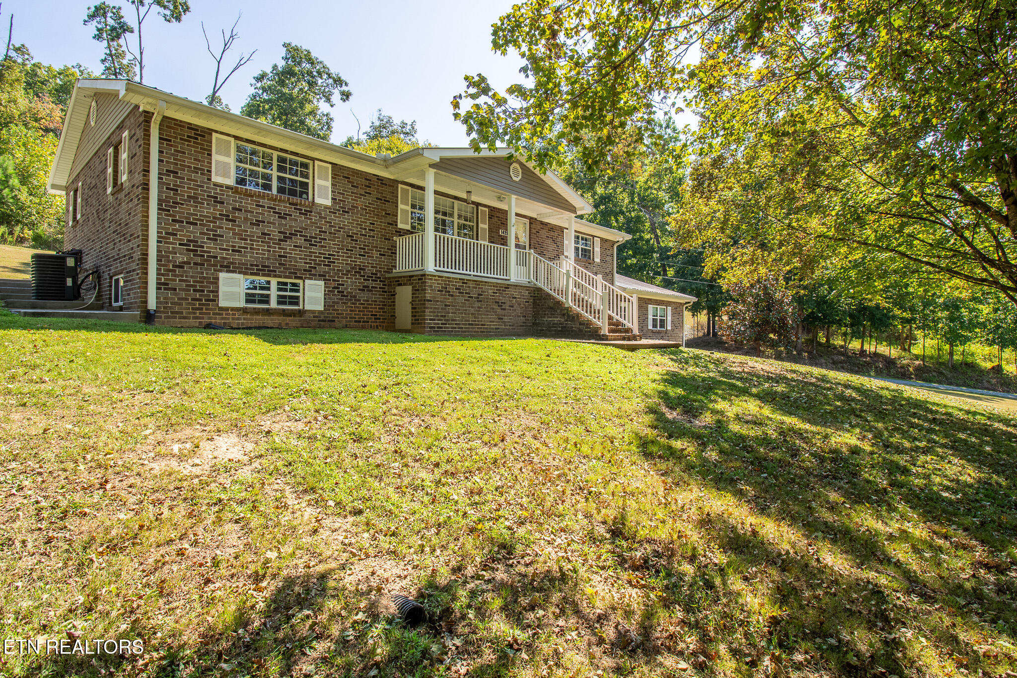 1425 Sweetwater Rd