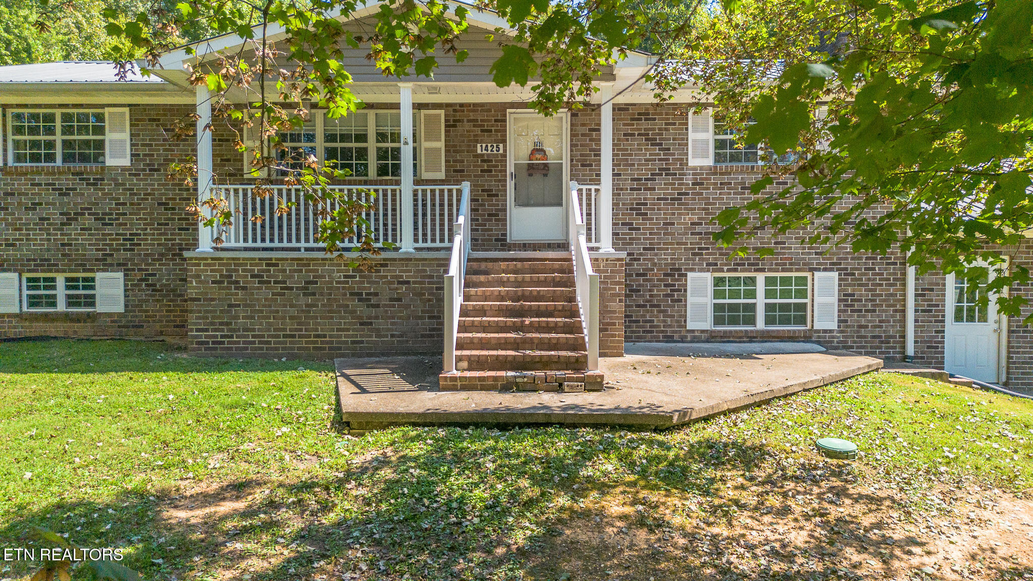 1425 Sweetwater Rd