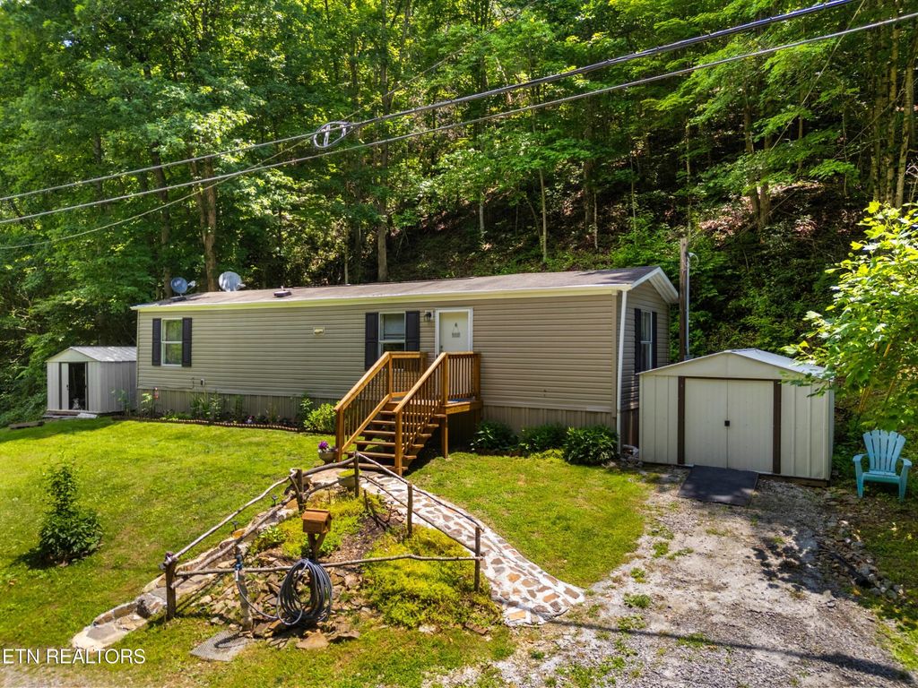 Photo of 904 Briar Fork Rd, Bean Station, TN 37708 (MLS # 1305633)