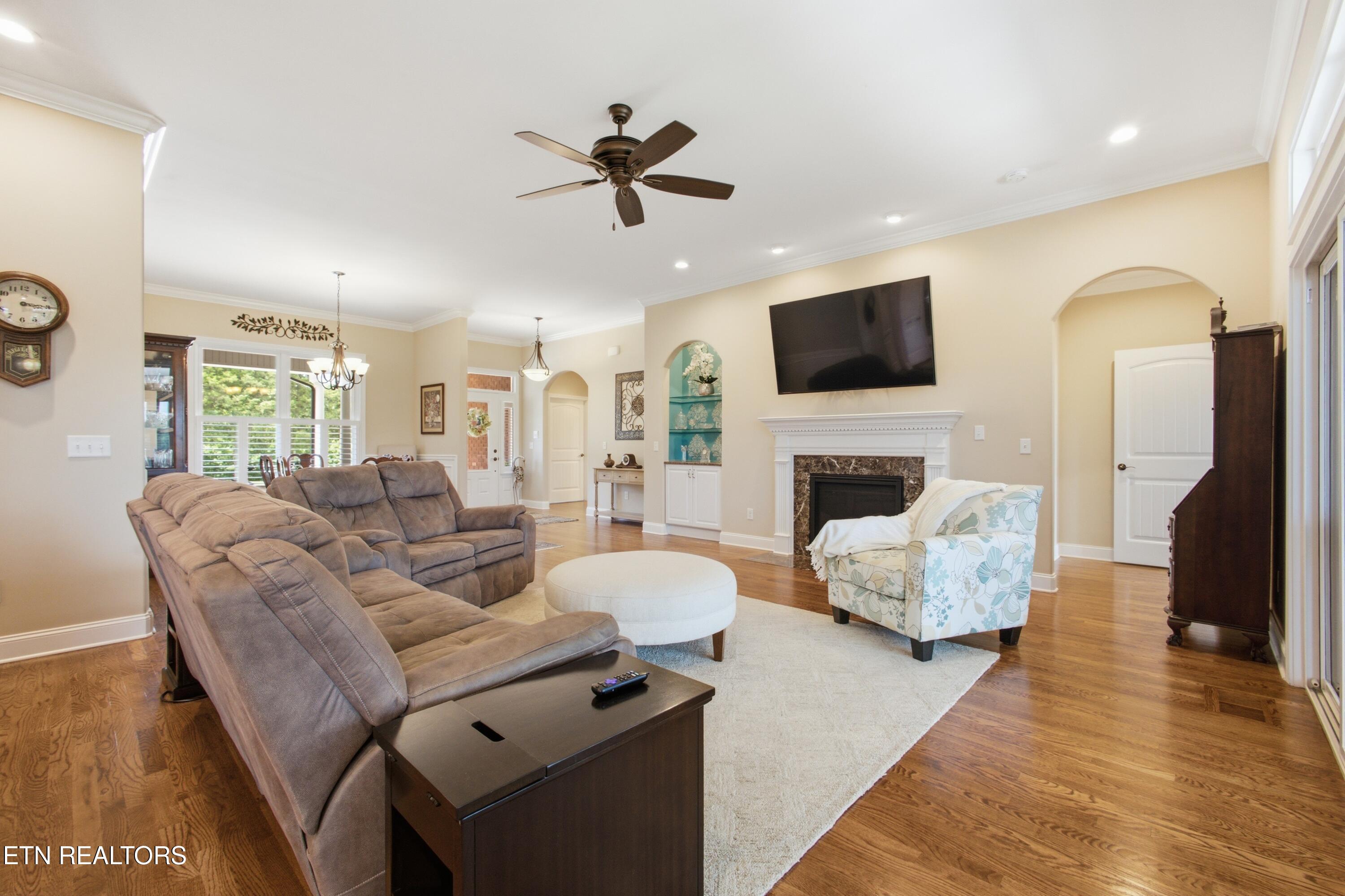 225 W Shore Drive