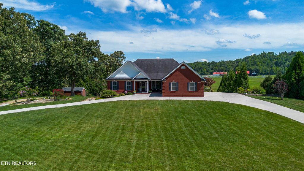 Photo of 225 W Shore Drive, Rockwood, TN 37854 (MLS # 1349245)