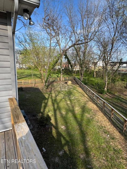 Tiny photo for 111 Oak St, Athens, TN 37303 (MLS # 1334891)
