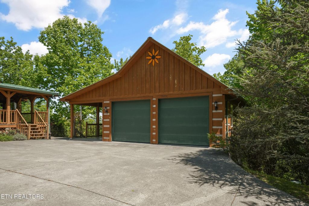 Photo of 3694 Marian Lake Way, Pigeon Forge, TN 37862 (MLS # 1338116)