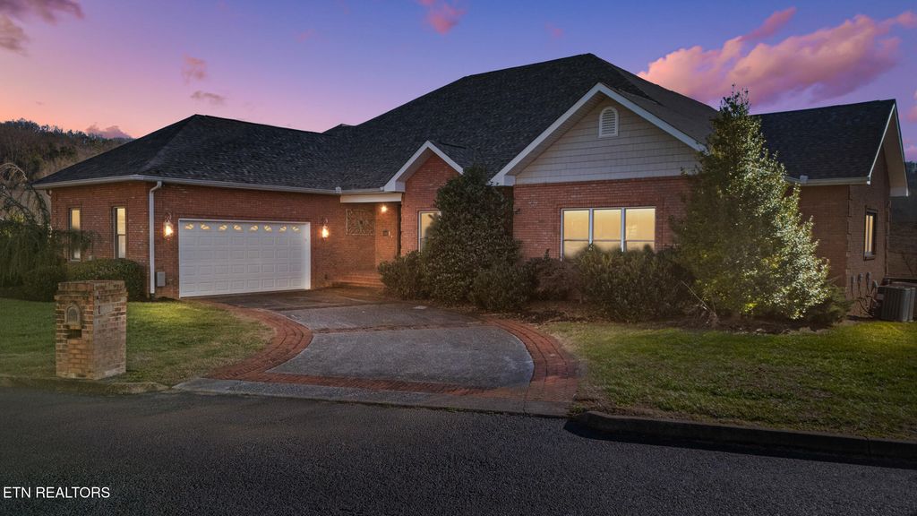 Photo of 1811 Jordans Creek Way, Sevierville, TN 37876 (MLS # 1324195)