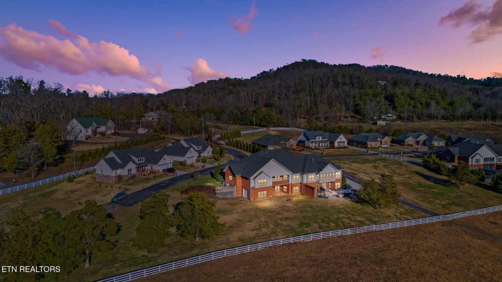 Photo of 1811 Jordans Creek Way, Sevierville, TN 37876 (MLS # 1324195)
